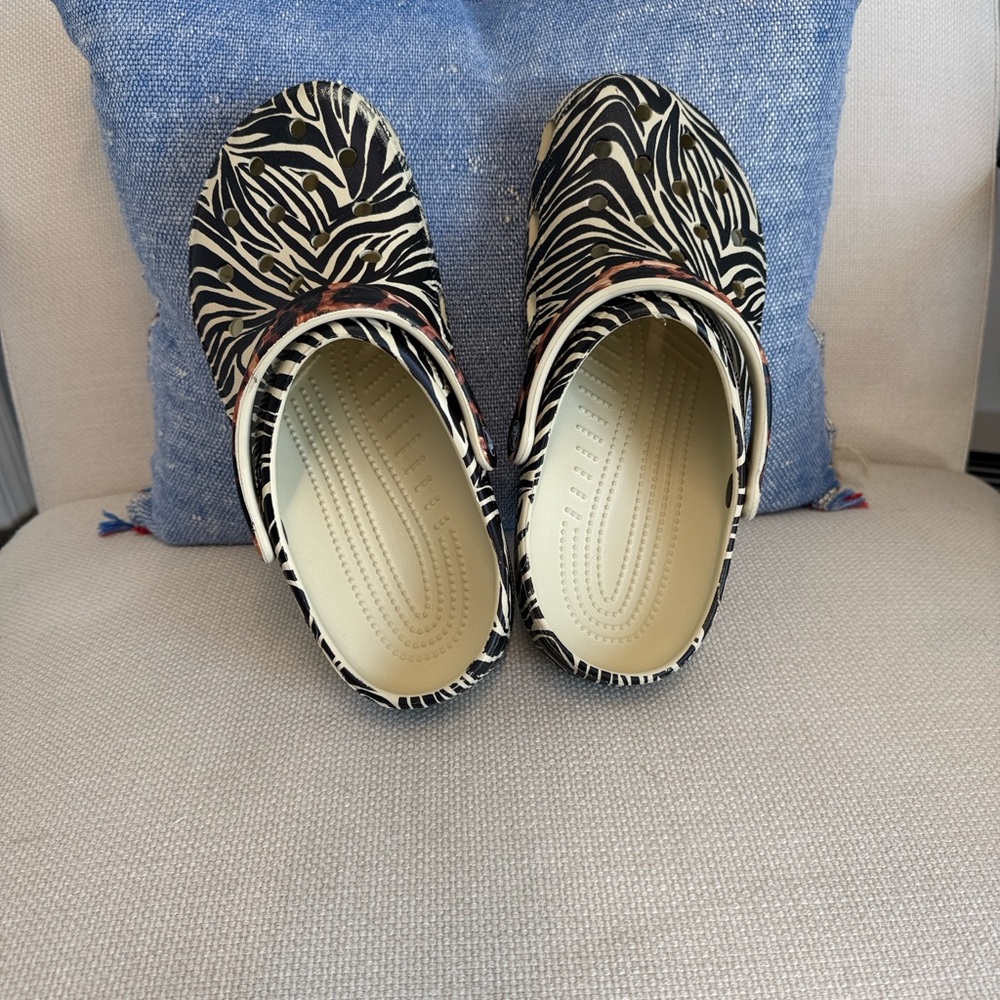 🦓CROCS Classic Animal Remix Clog🐆